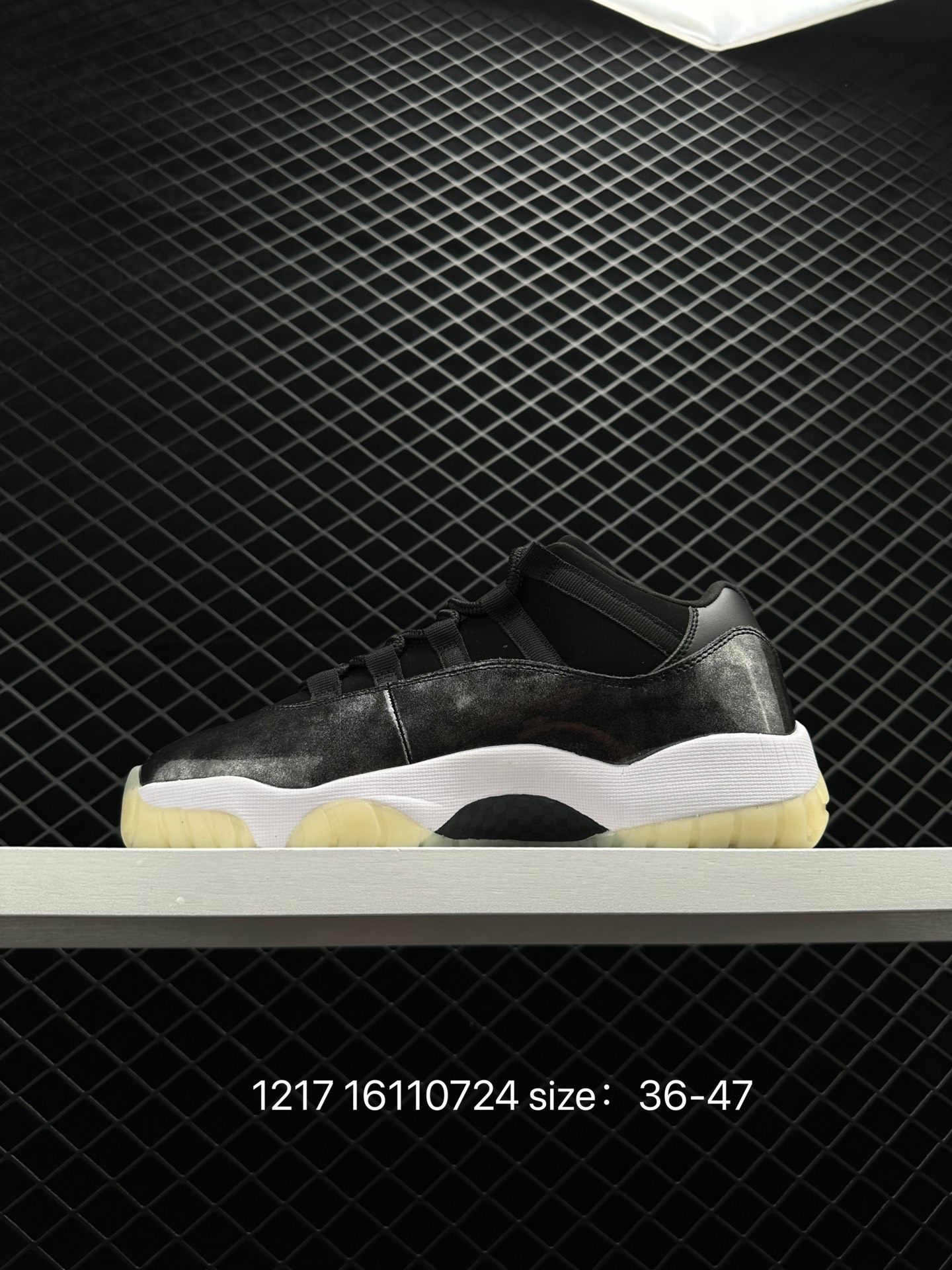 Air Jordan 11 Retro Low 